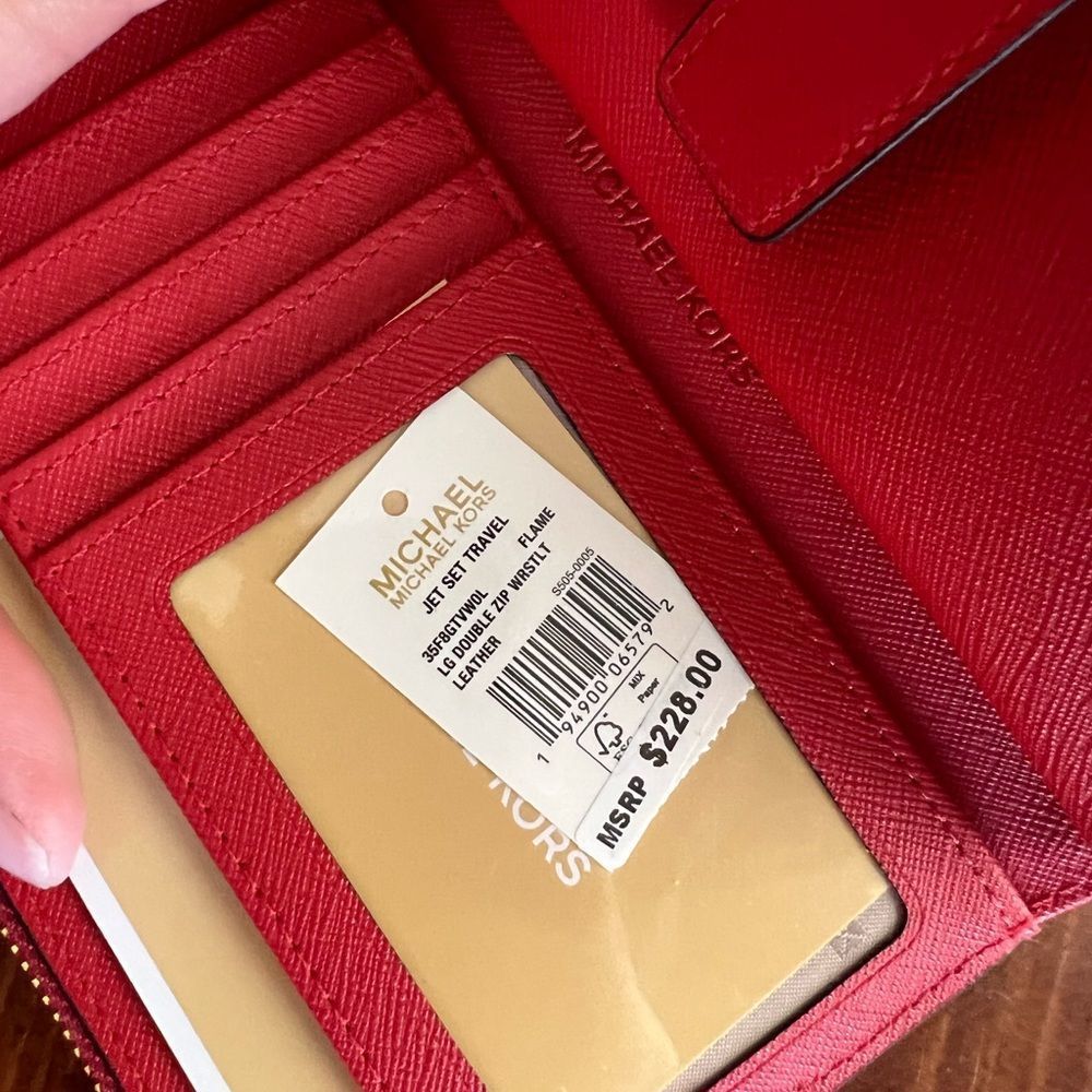Michael Kors double zipper wristlet - Picture 5 of 7